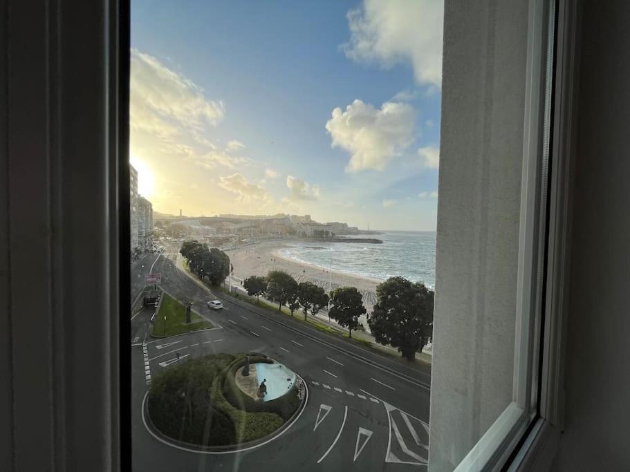 Primera Linea De Playa De Riazor A Coruña Buitenkant foto